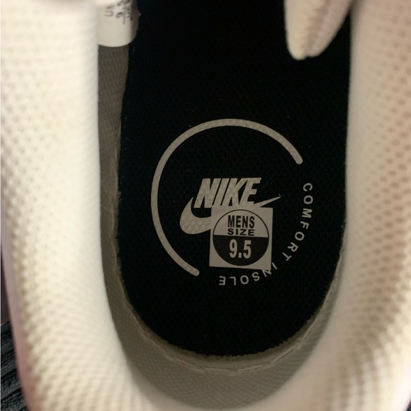 Nike White and Red Sneakers - Picture 3 of 4